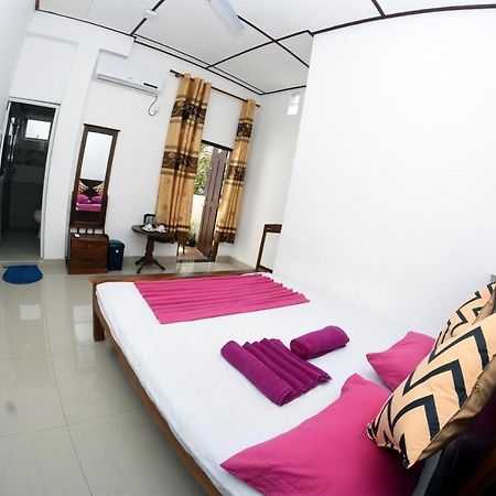 Appartement Bluray Beach à Negombo Extérieur photo