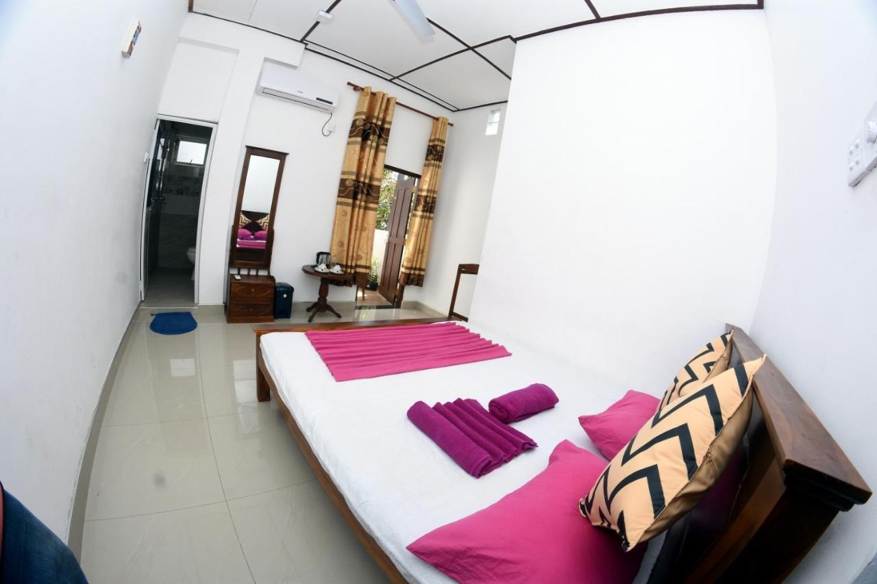 Appartement Bluray Beach à Negombo Extérieur photo