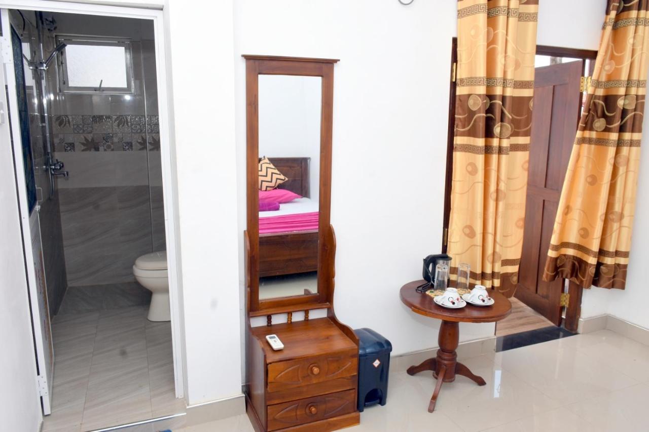 Appartement Bluray Beach à Negombo Extérieur photo