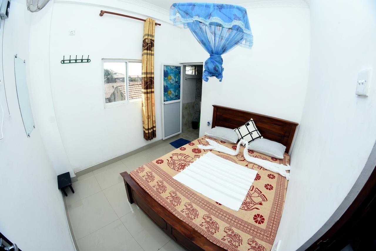 Appartement Bluray Beach à Negombo Extérieur photo